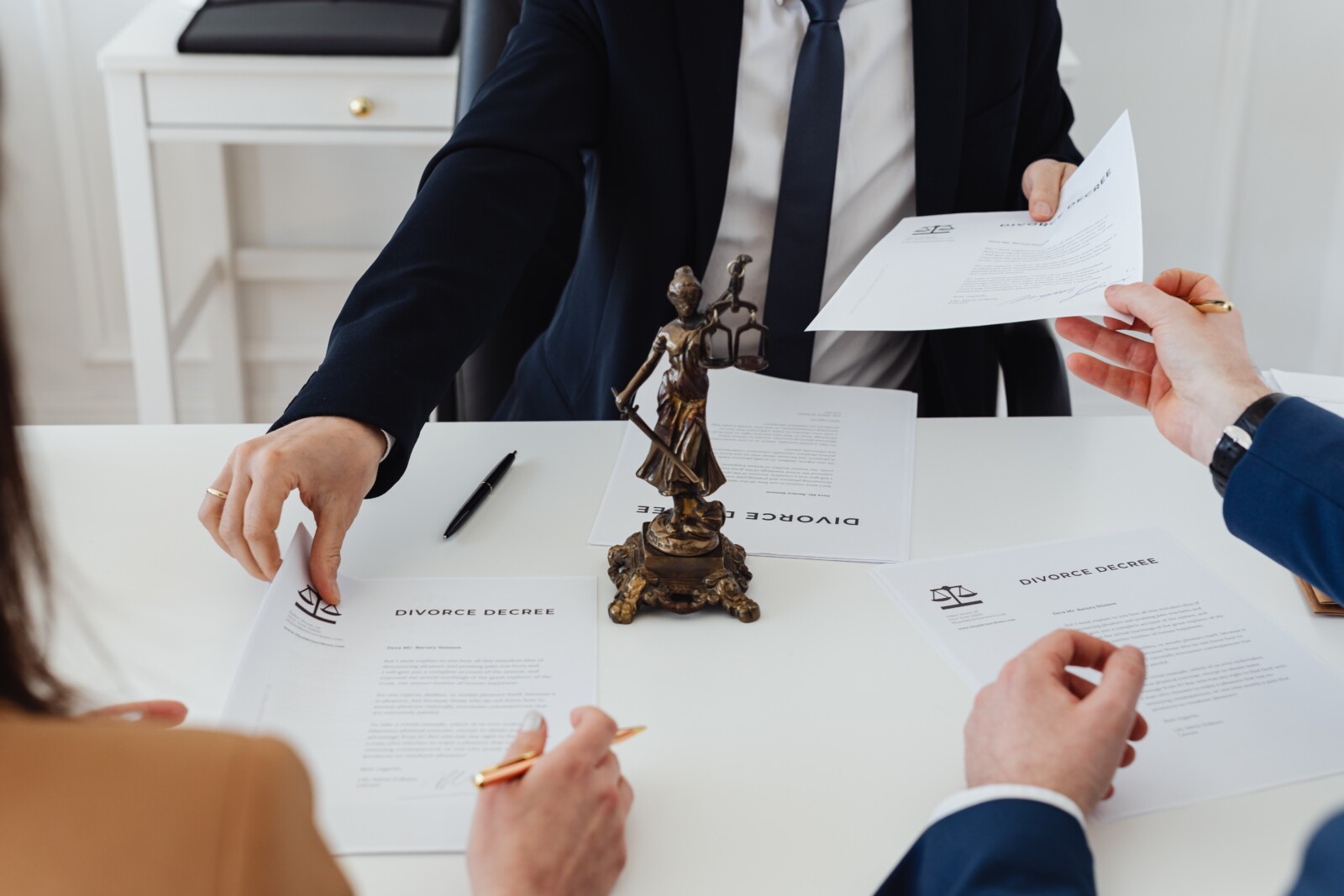 How to Prepare for an Initial Consultation With a Lawyer
